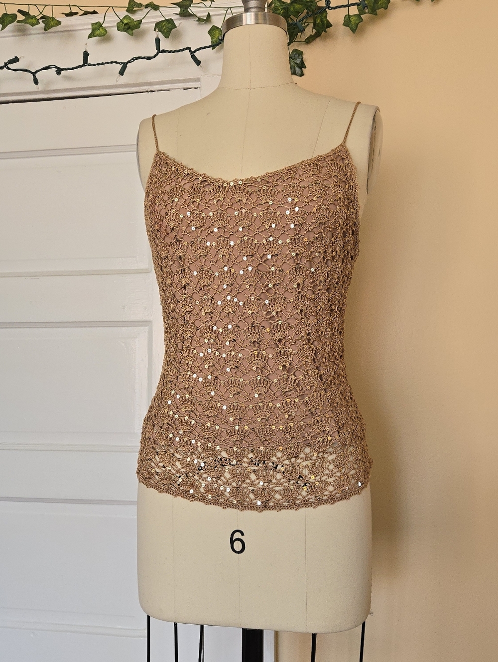 Betsey Johnson gold sequin crochet tank top | Medium | Fairycore, Boho